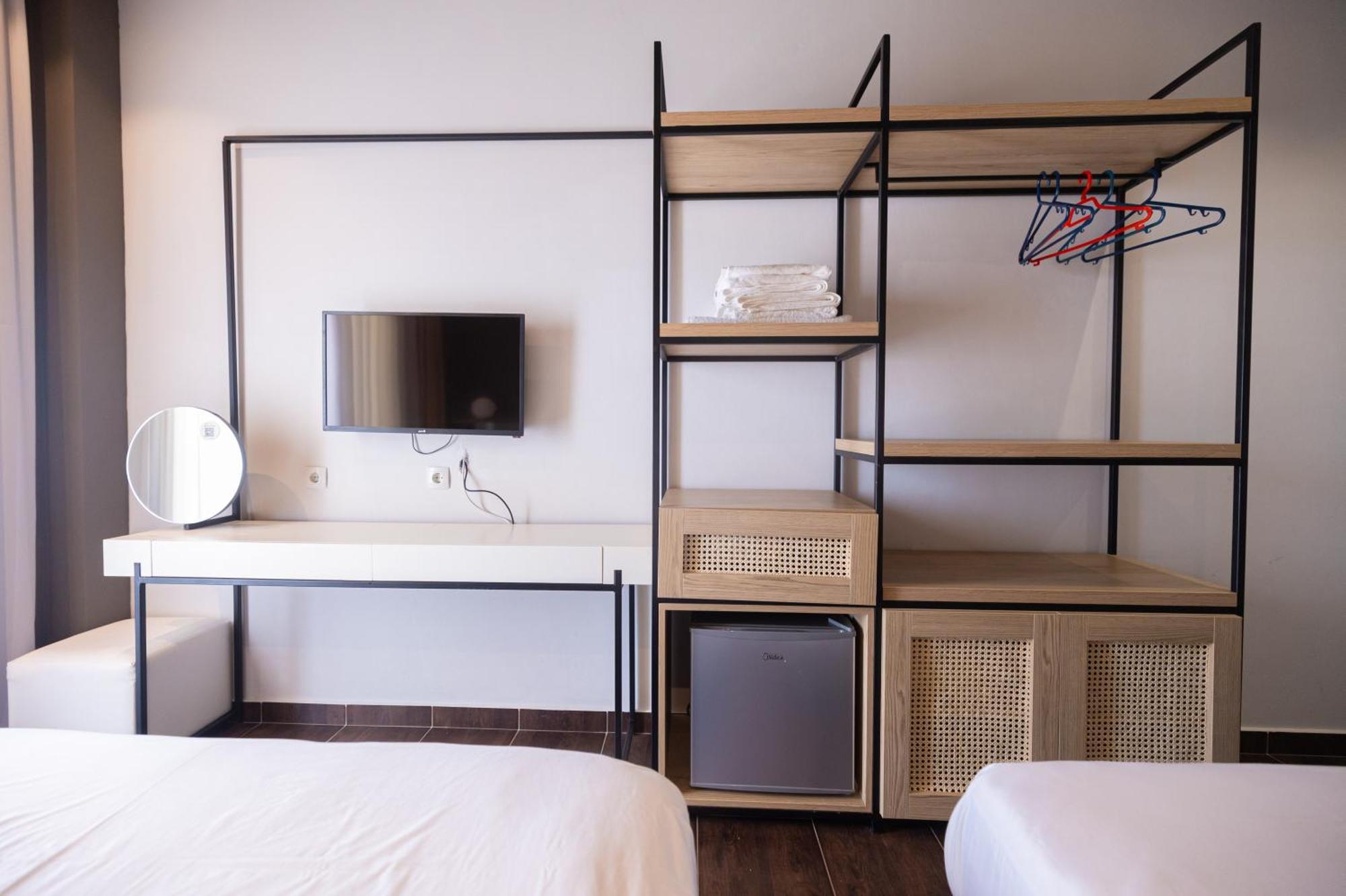 Royal Blue Hotel เดอร์มี ภายนอก รูปภาพ